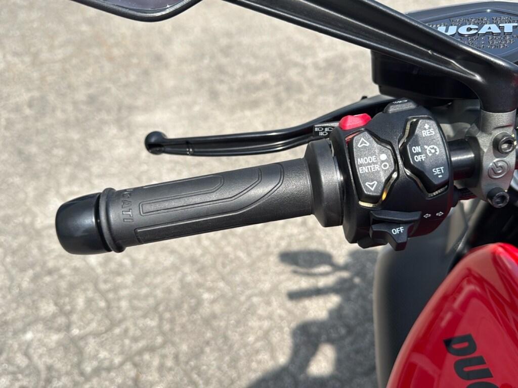 DIAVEL V4