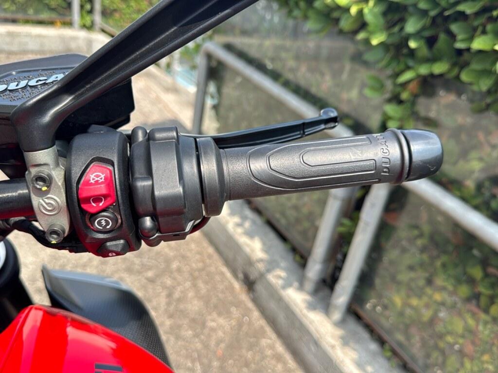 DIAVEL V4
