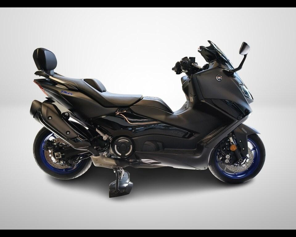 T-MAX 560