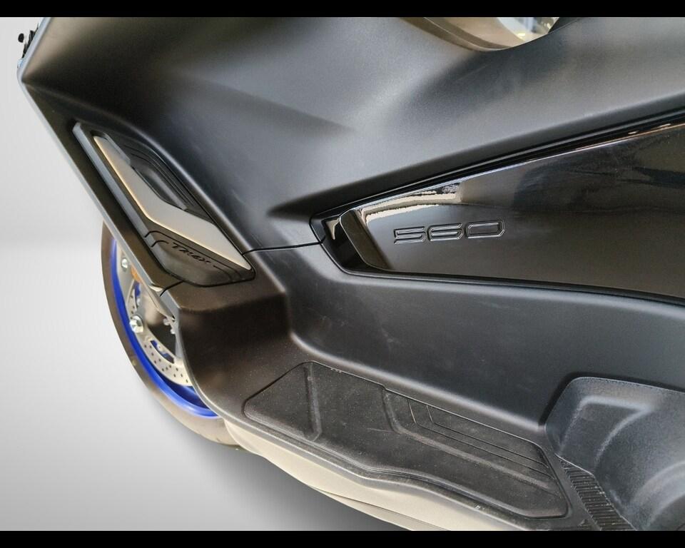 T-MAX 560