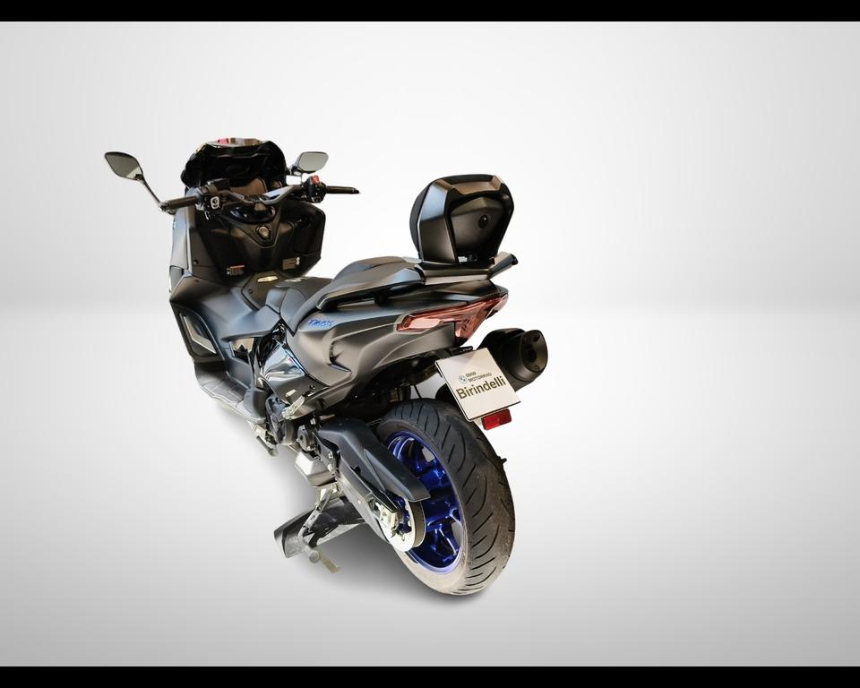 T-MAX 560