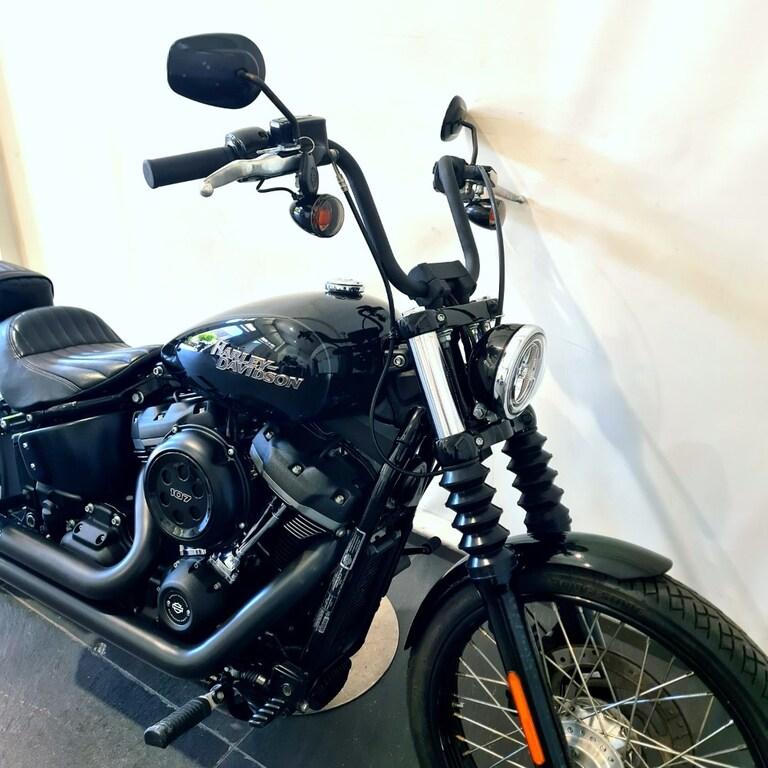 STREET BOB 1745
