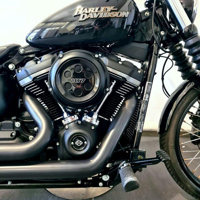 STREET BOB 1745