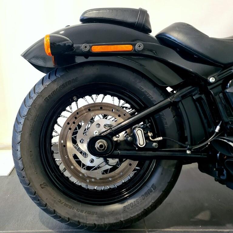 STREET BOB 1745