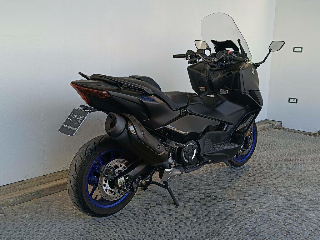 T-MAX 560