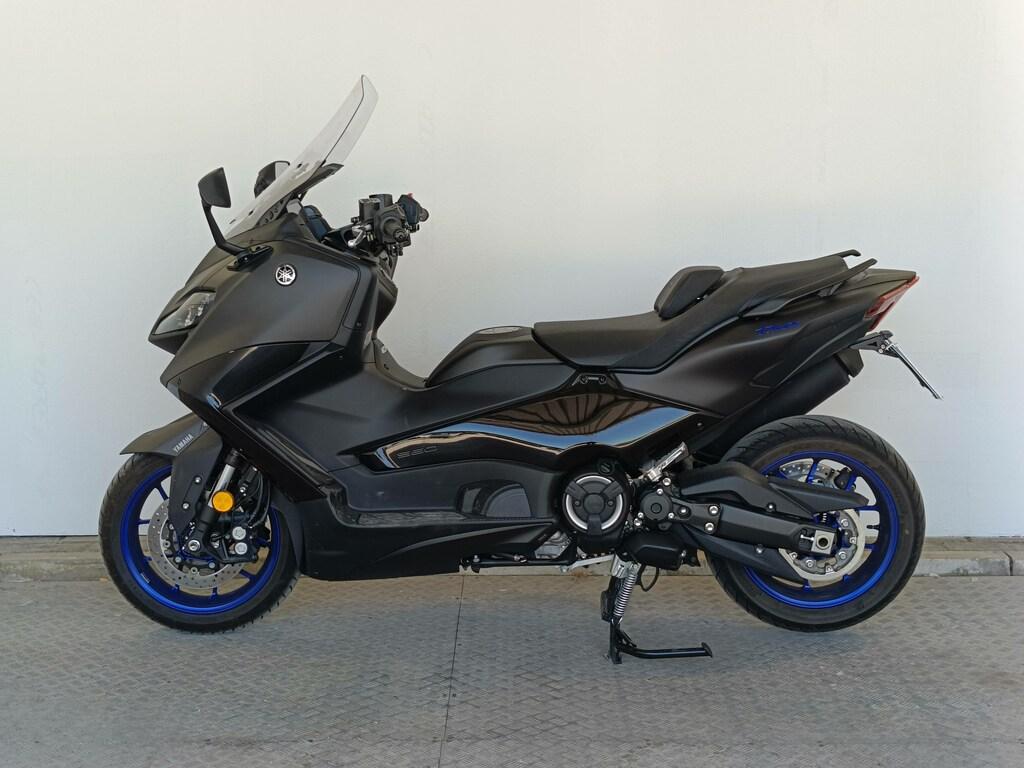 T-MAX 560