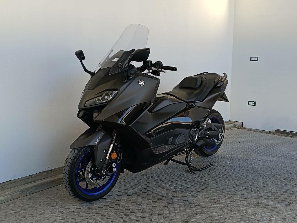 T-MAX 560