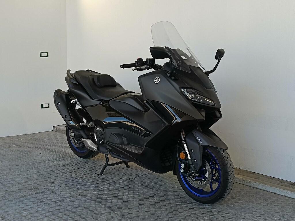 T-MAX 560