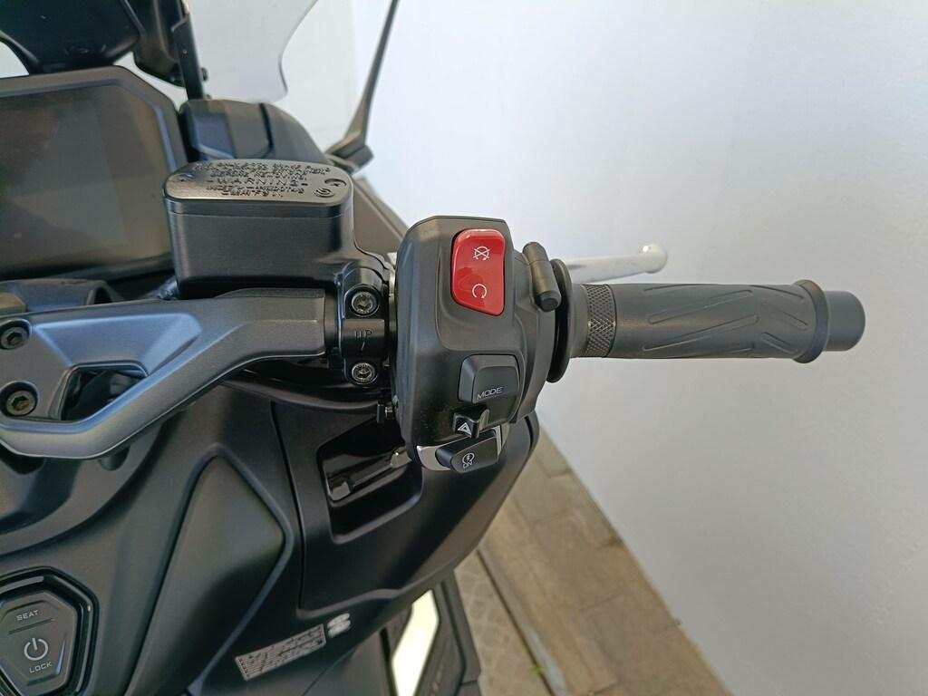 T-MAX 560
