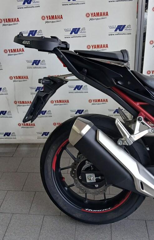 HORNET 750