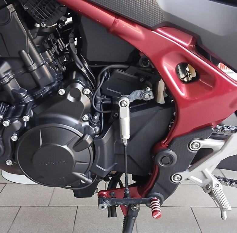 HORNET 750