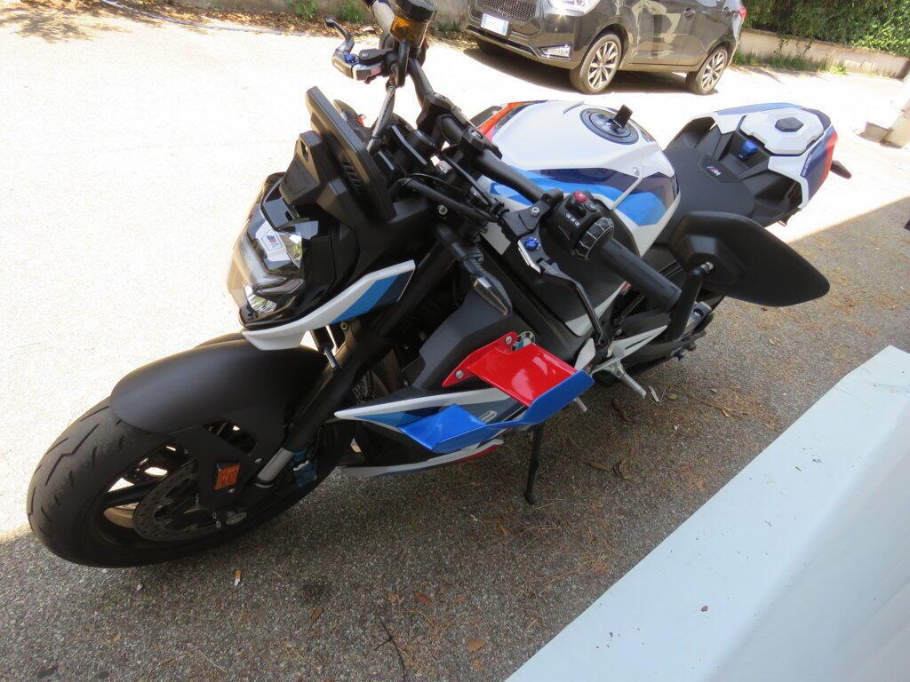 M 1000 R