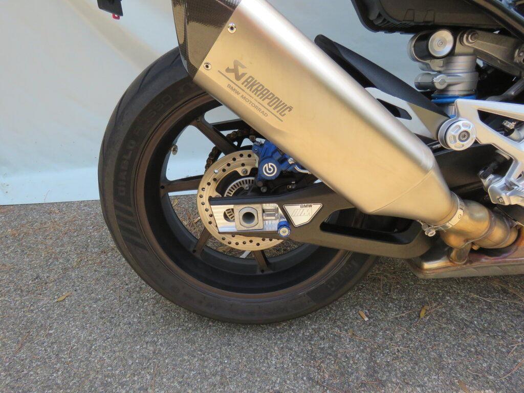 M 1000 R