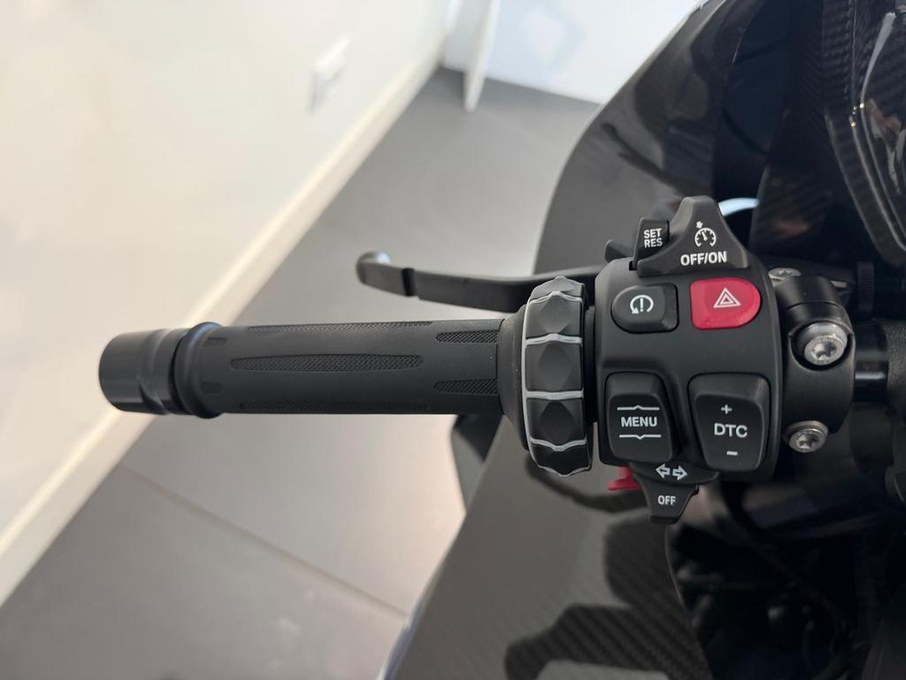 M 1000 RR