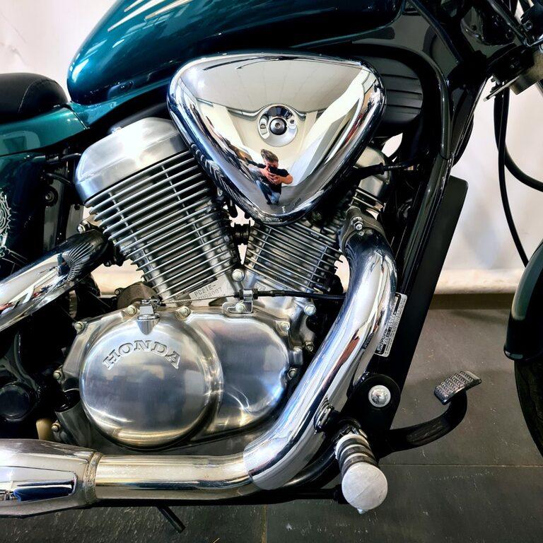 SHADOW VT 600