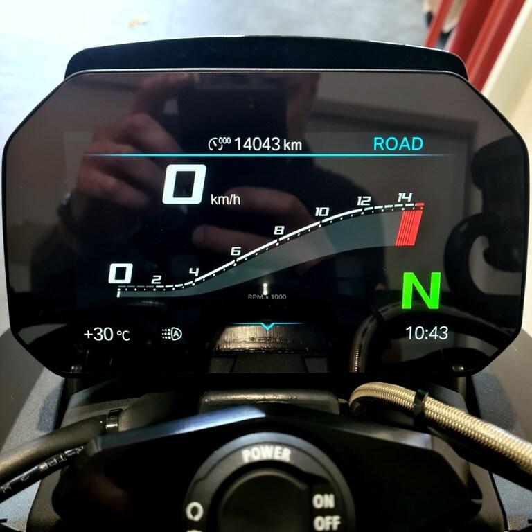 M 1000 R