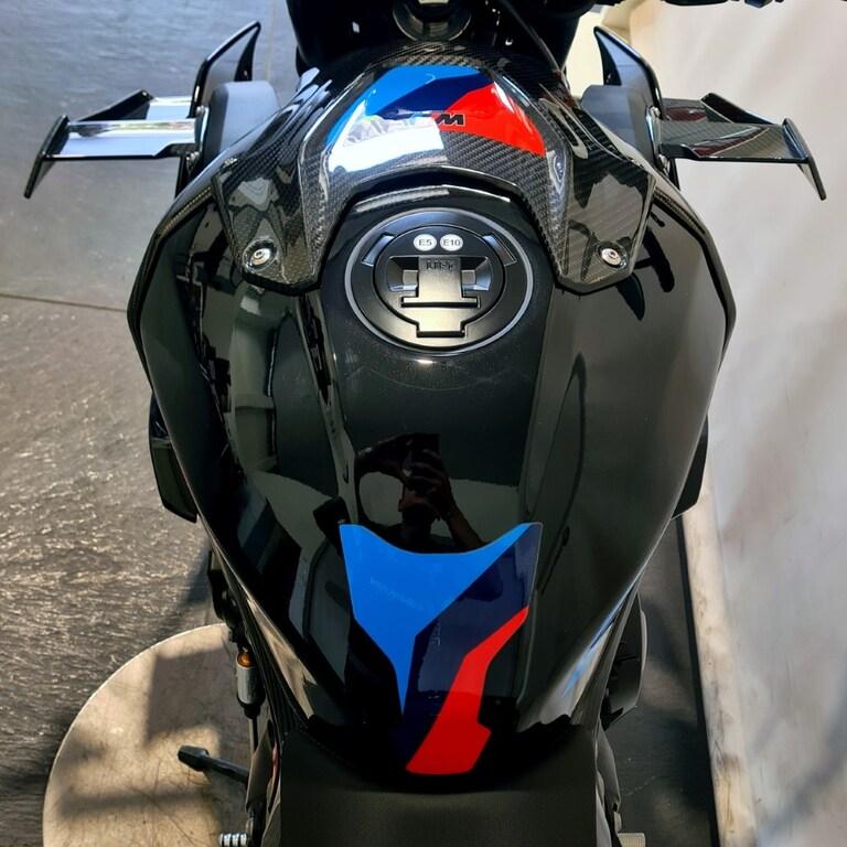 M 1000 R
