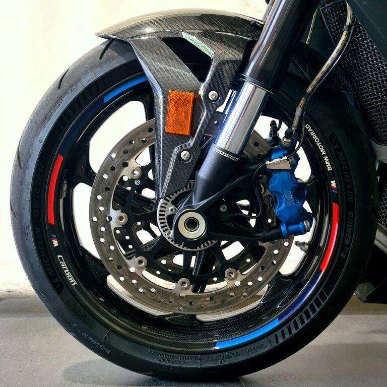 M 1000 R