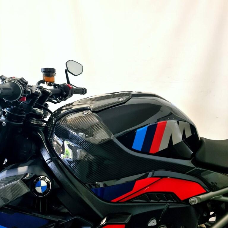 M 1000 R