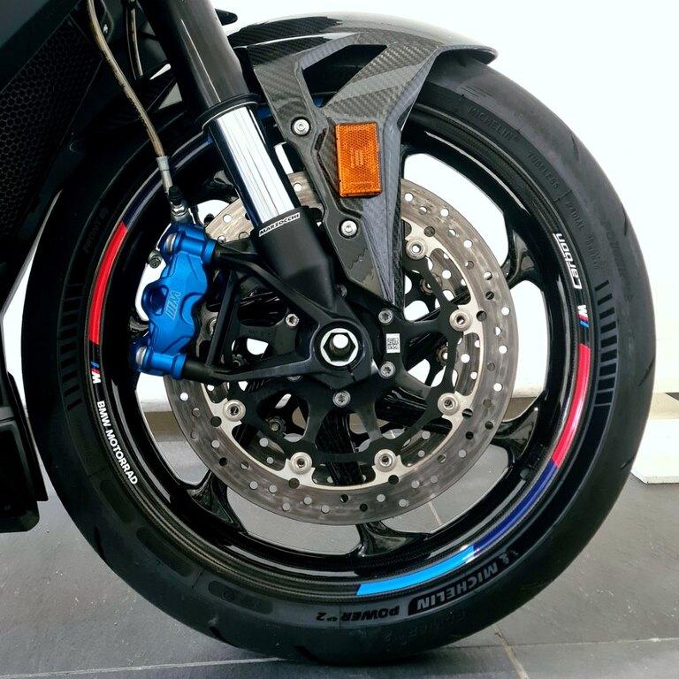 M 1000 R