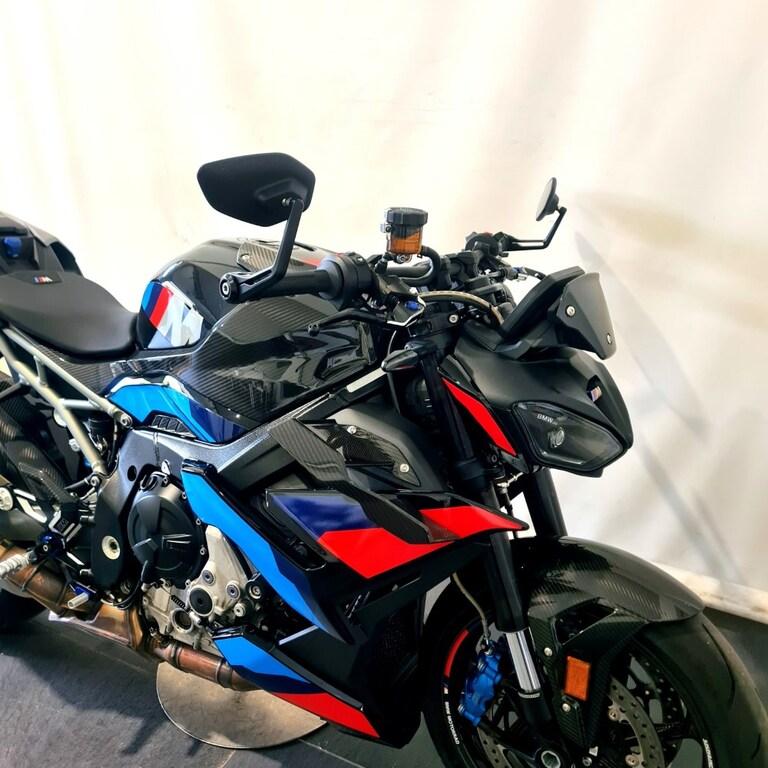 M 1000 R