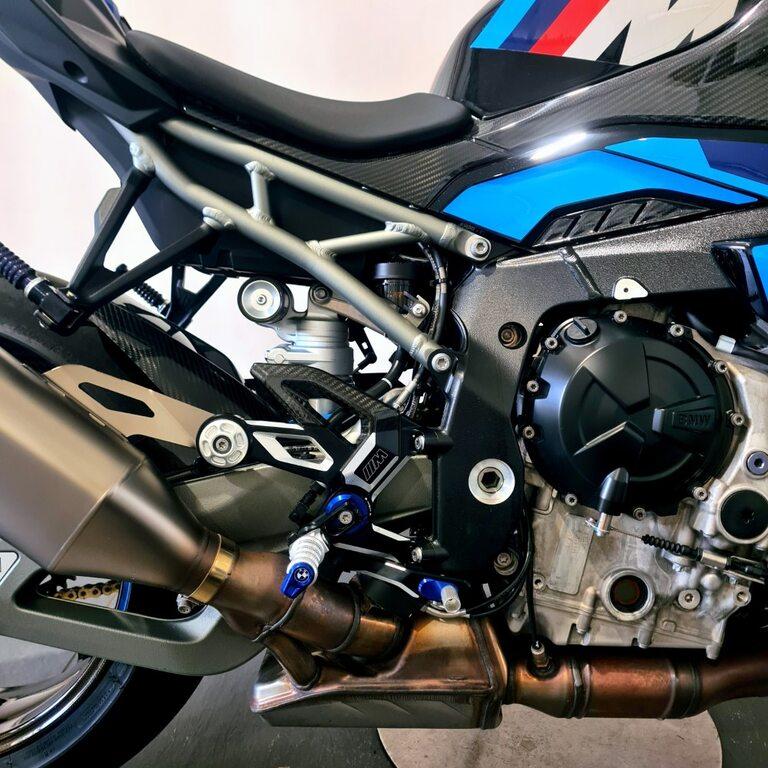 M 1000 R
