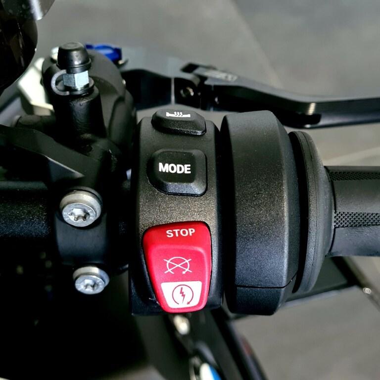 M 1000 R