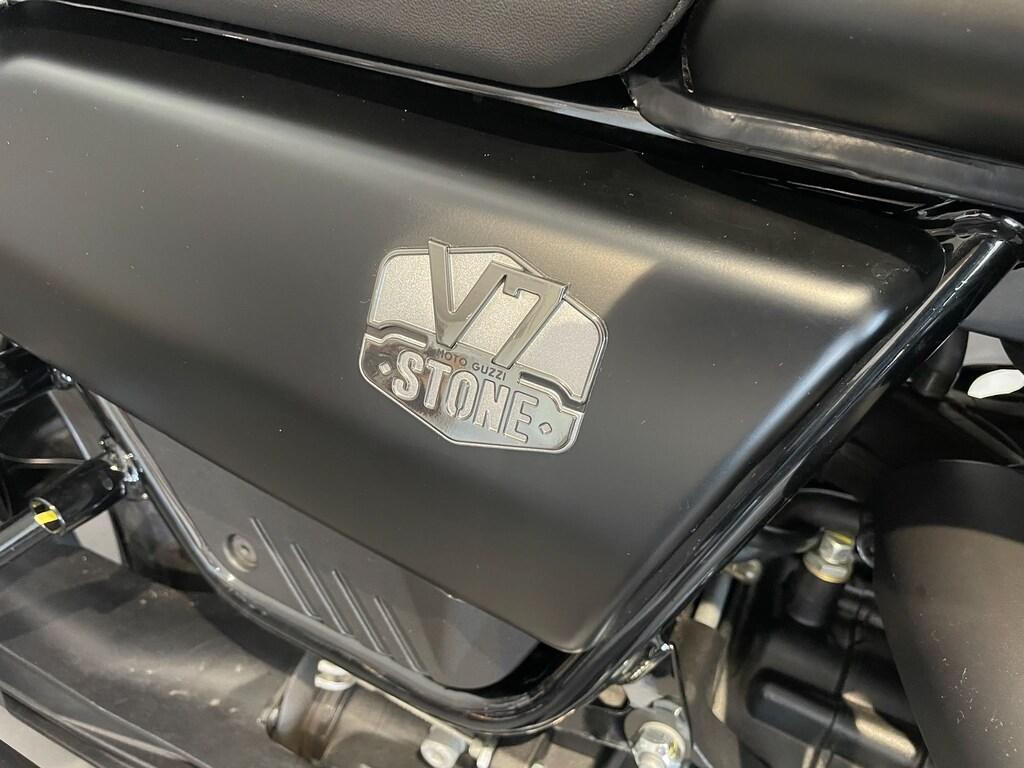 V7 850