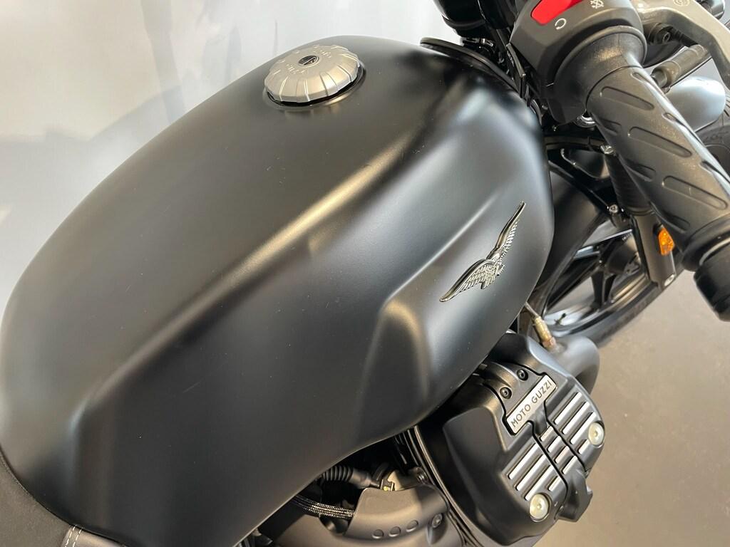 V7 850
