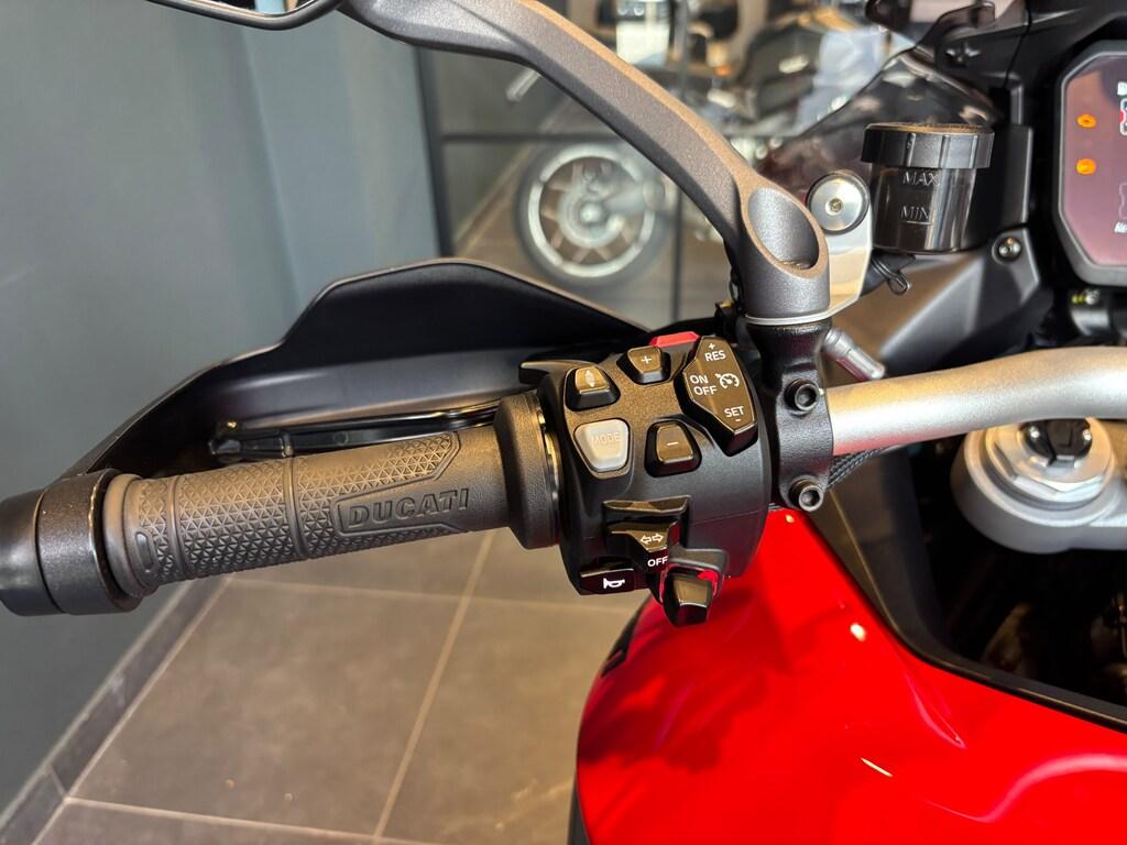 MULTISTRADA V4