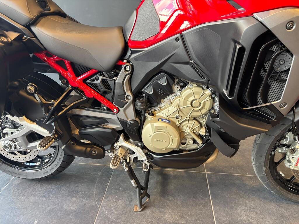 MULTISTRADA V4