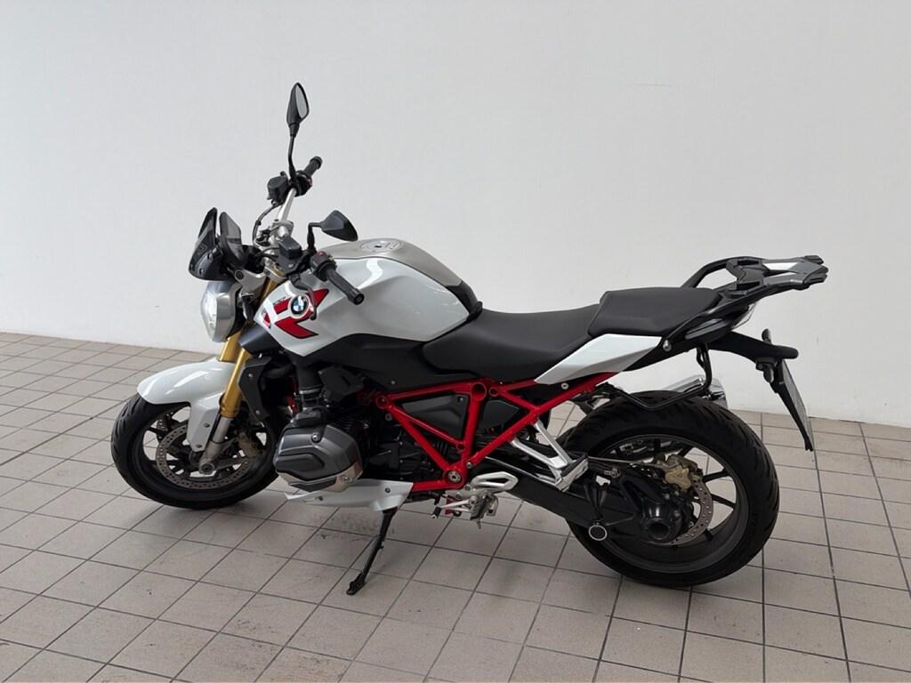 R 1200 R
