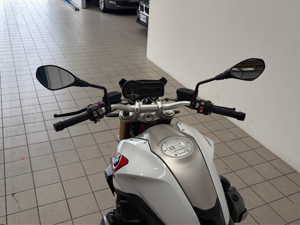 R 1200 R