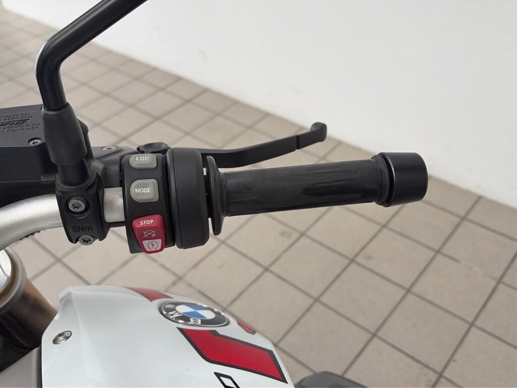R 1200 R