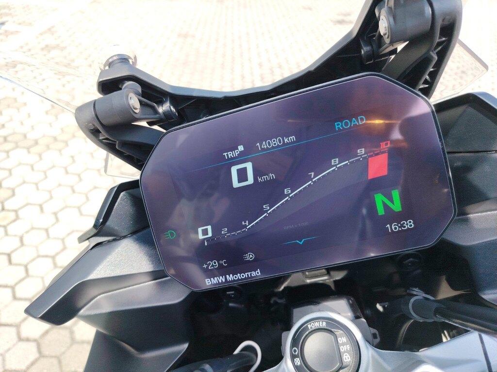 F 900 XR