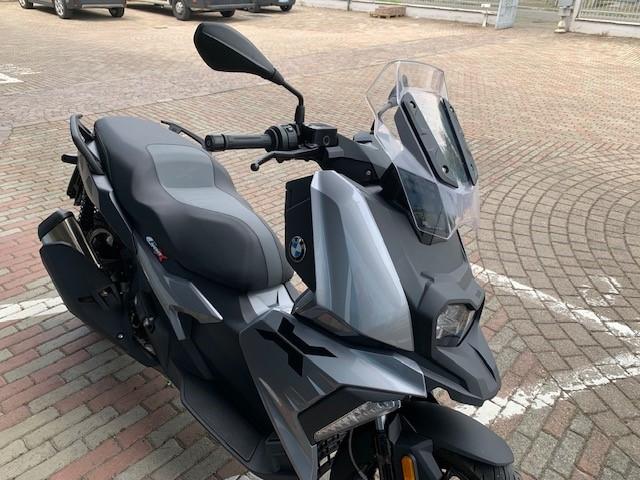 C 400 X
