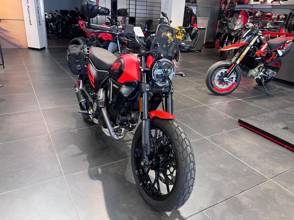 SCRAMBLER 800