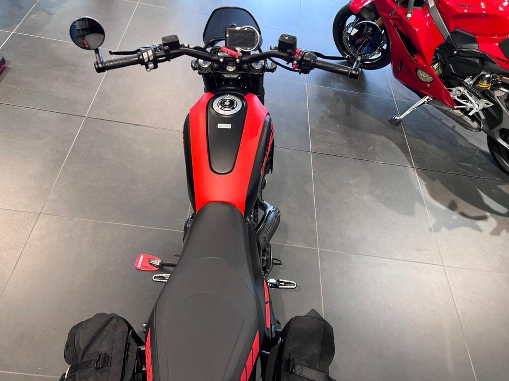 SCRAMBLER 800