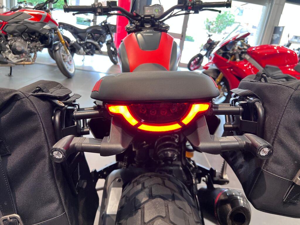 SCRAMBLER 800
