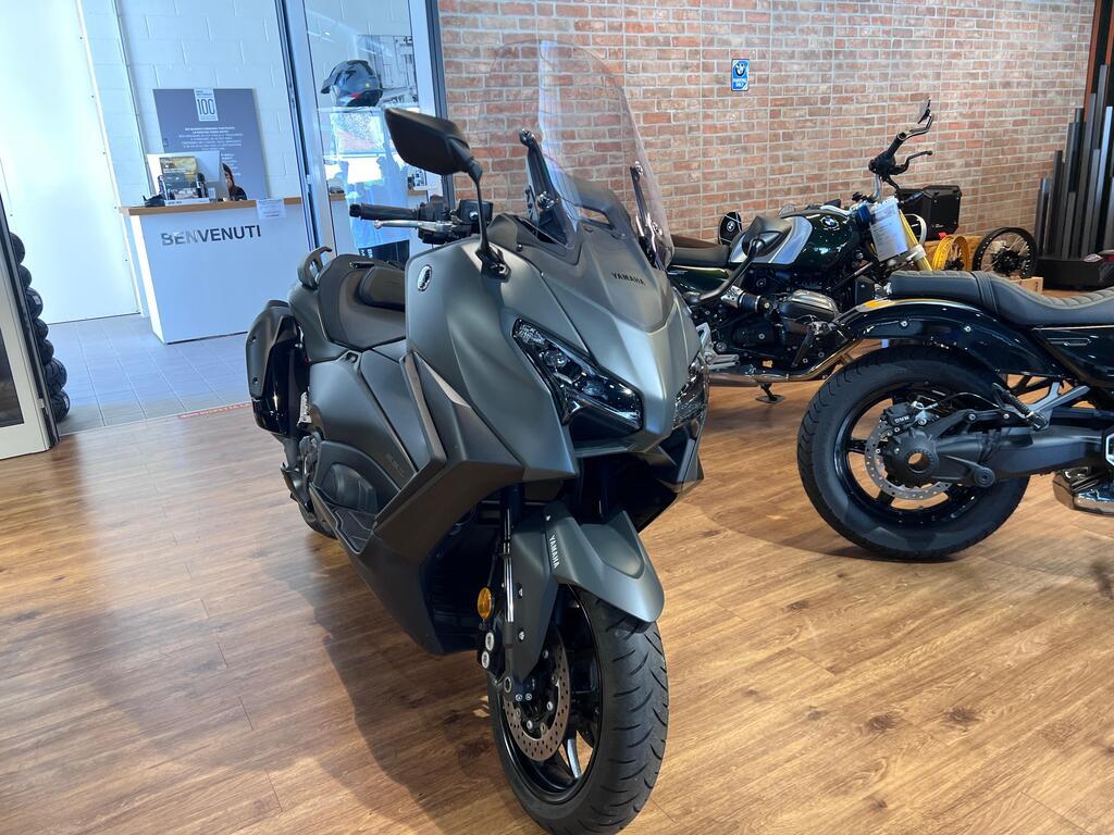 T-MAX 560