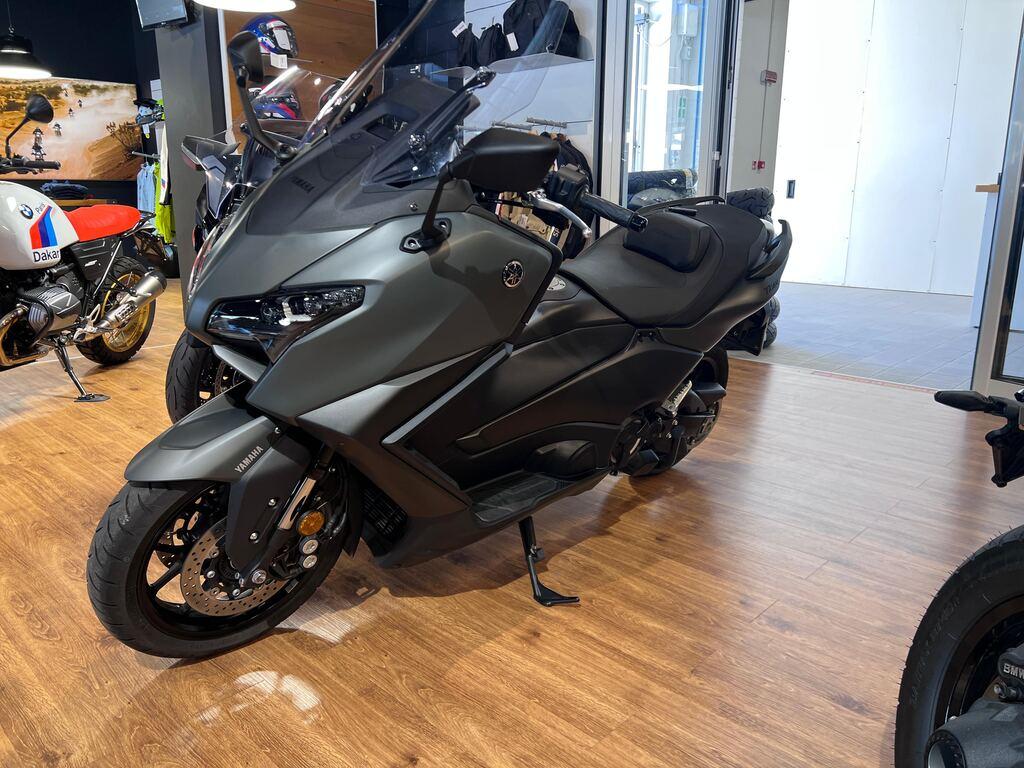 T-MAX 560