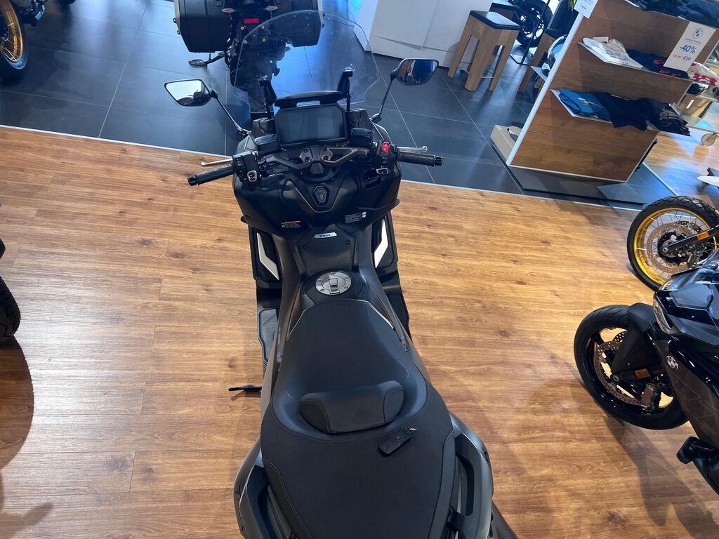 T-MAX 560