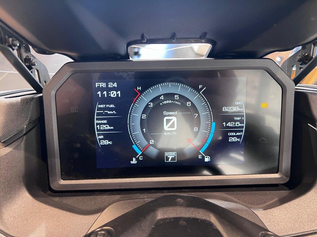 T-MAX 560