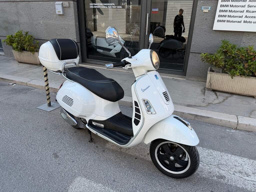 VESPA GTS 300