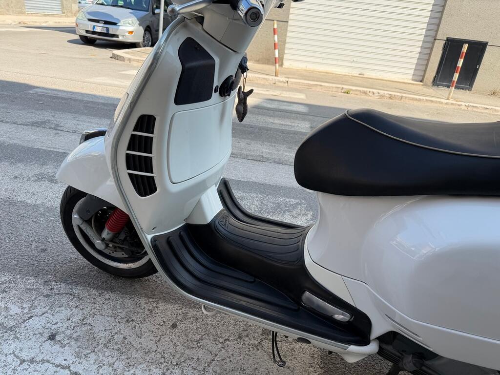 VESPA GTS 300