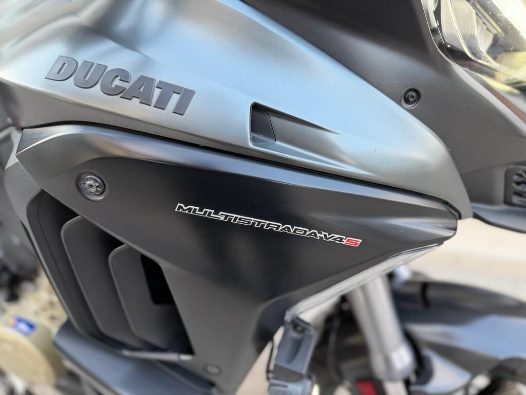 MULTISTRADA V4