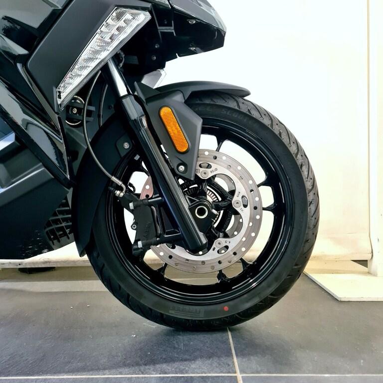 C 400 X