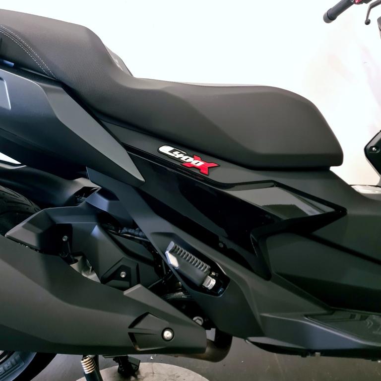 C 400 X