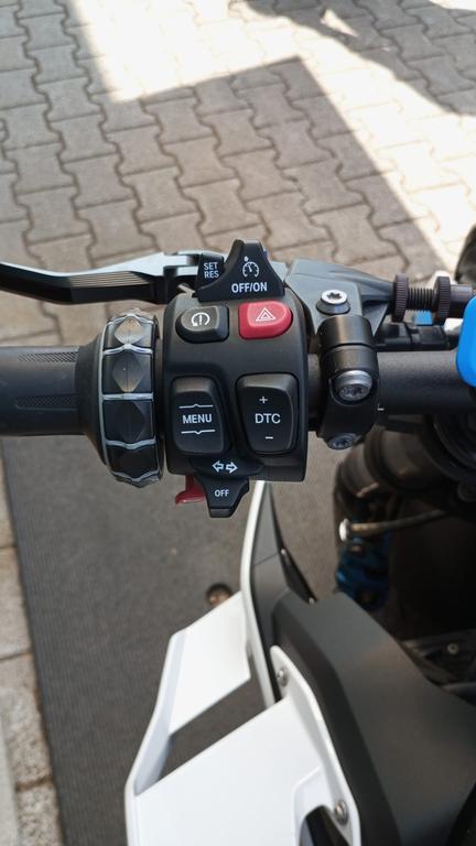 M 1000 R