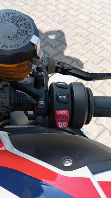 M 1000 R